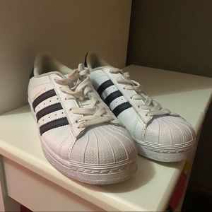 Adidas Sneakers